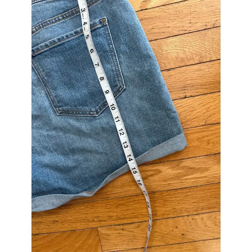 NEW Womens Size 16 Old Navy Denim Shorts